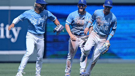 Royals dominate Dodgers 9-1 to secure series victory